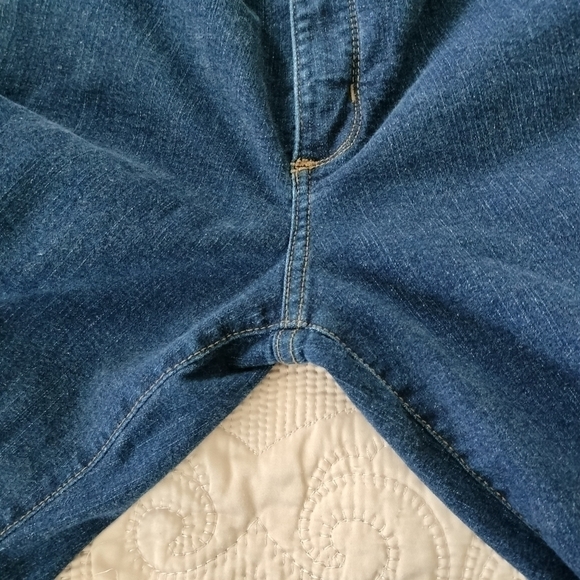 NYDJ Women's Blue dark wash Straight jeans size 10 - Picture 7 of 10